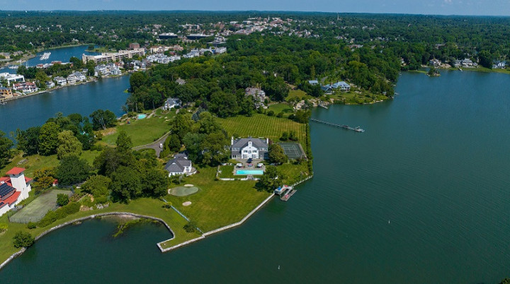 10 Tahun Tak Laku, Bekas Rumah Donald dan Ivana Trump Dijual Murah