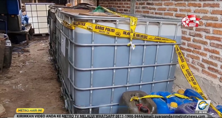 Gerebek Rumah Penimbun BBM Subsidi, Polres Rembang Sita 4 Ton Solar