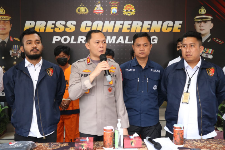 Komplotan Copet Spesialis Stadion Bola di Malang Ditangkap Komplotan Copet Spesialis Stadion Bola di Malang Ditangkap
