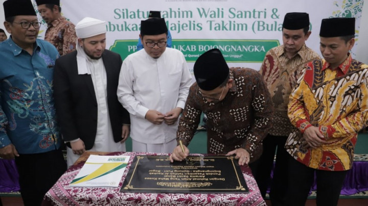 Wamenag Ajak Santri Hormati Guru, Ulama, Kiai