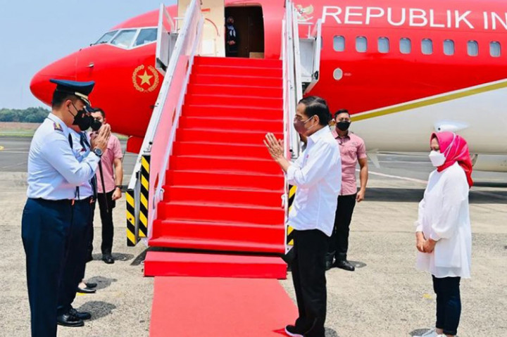 Jokowi dan Ibu Iriana Bertolak ke Papua