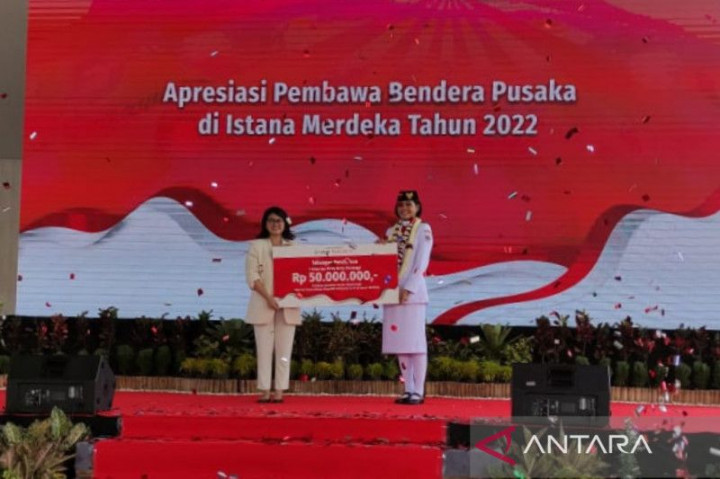 Pembawa Bendera di Istana Merdeka Dapat Tabungan Pendidikan Rp50 juta