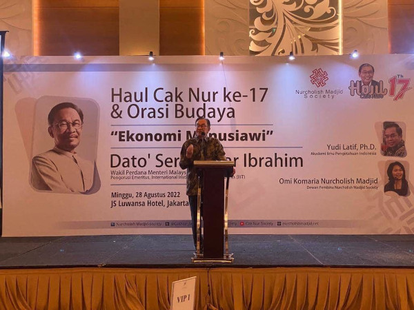 Anwar Ibrahim Kenang Cak Nur dan Buya Hamka Sebagai Cendekiawan Muslim Berpengaruh