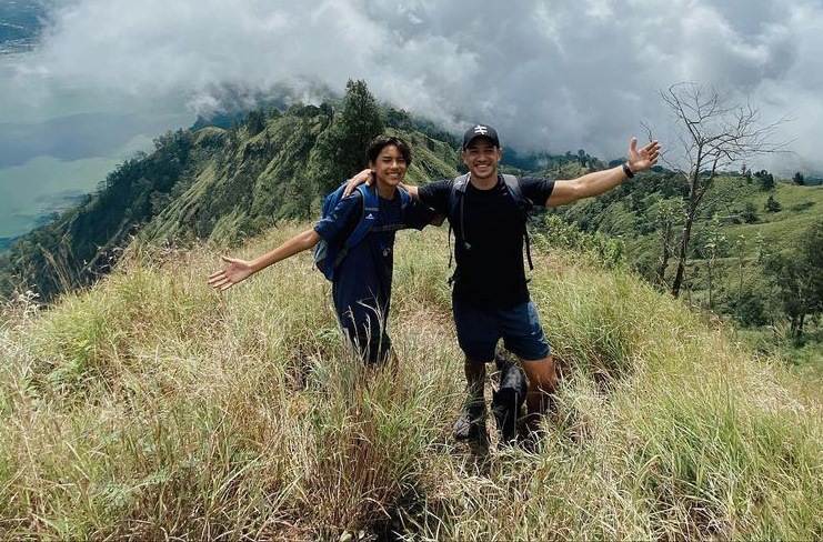 Andrew White berbagi inspirasi aktivitas outdoor-nya (Foto: Shopee)
