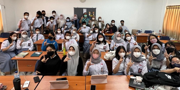 Berikan Gambaran Soal Karier, SMA Labschool Gelar  Job Experience Sharing