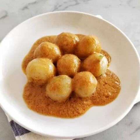 Ini cara buat cilok yang dicampur dengan tahu yang pasti enak dan antigagal. (Foto: Dok. Endeus TV)