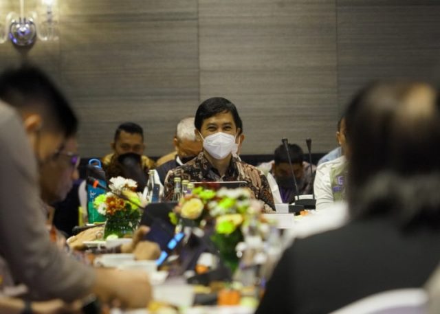 Demi menyukseskan KTT G20, Kemenkes menyiapkan PeduliLindungi dalam 14 Bahasa. (Foto: Dok. Birkom Kemenkes)