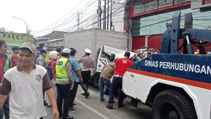 2 Korban Kecelakaan Truk di Bekasi Dimakamkan di Cirebon dan Garut