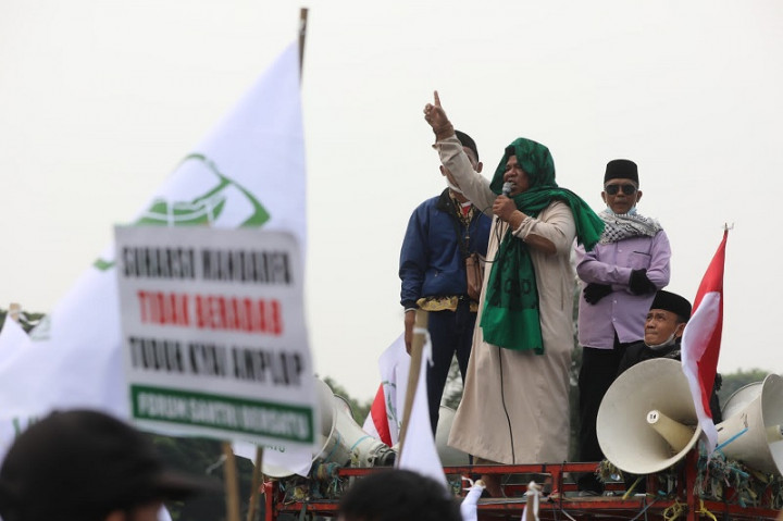 Gelar Aksi di Patung Kuda, Santri Desak Suharso Monoarfa Dipecat