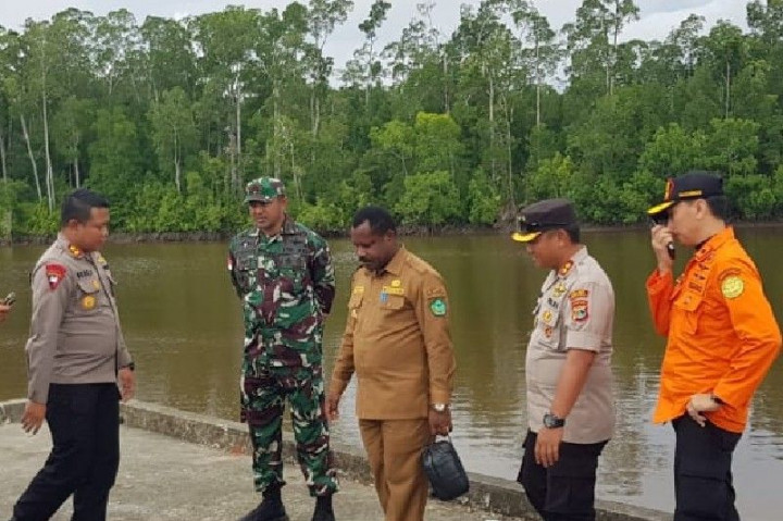Dandim Yahukimo Pantau Pencarian Jasad Warga Mimika Korban Mutilasi