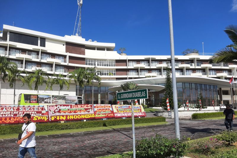 Hotel di kawasan wisata Lagoi, Bintan, Kepri mulai beroperasi kembali setelah dua tahun vakum akibat pandemi covid-19. Antara/ Ogen