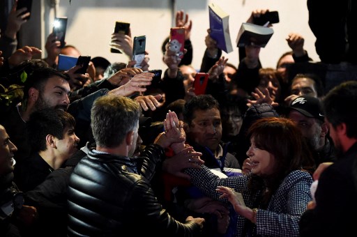 Wapres Argentina Cristina Kirchner Ditodong Pistol oleh Seorang Pria