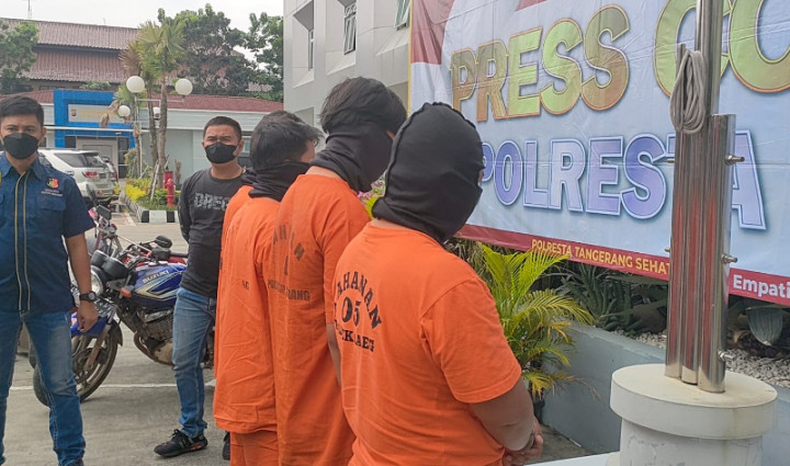 4 Warga di Tangerang Ditangkap Lantaran Timbun 2,5 Ton Pertalite