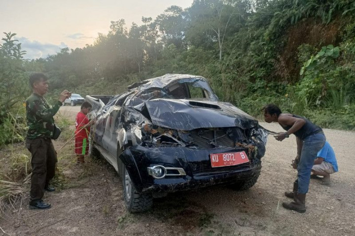 Mobil Tim Vaksinator Covid-19 Masuk Jurang di Bulungan Kaltara