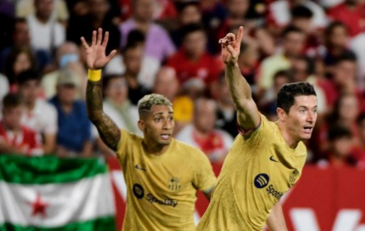 Sevilla vs Barcelona: Bobol Tuan Rumah, Robert Lewandowski Samai Rekor Ronaldo dan Falcao