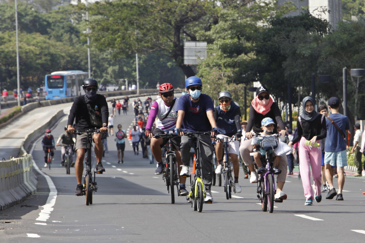 Foto: Car Free Day di Bundaran HI Ramai Dikunjungi Warga