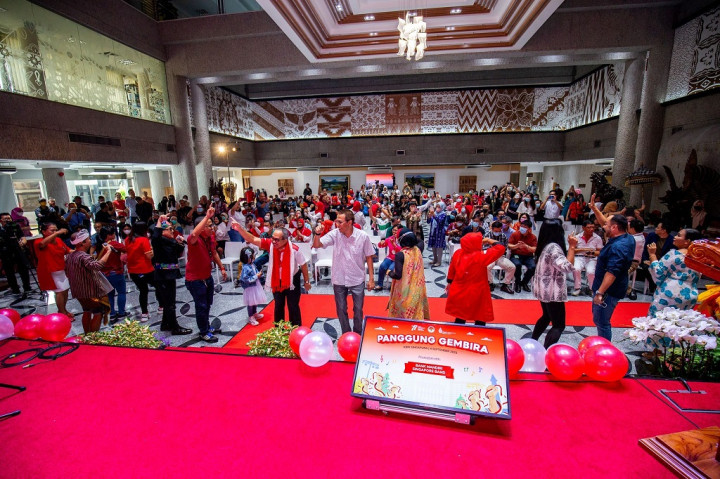 HUT ke-77 RI, Masyarakat Indonesia Nikmati Panggung Gembira di KBRI Singapura