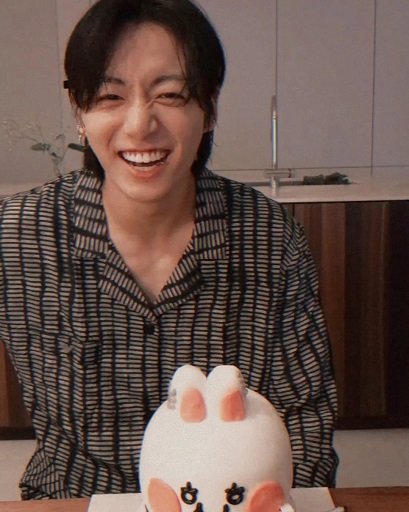 Sold Out dalam Sekejap! Ini Piyama Jungkook BTS yang Diincar Fans saat Live