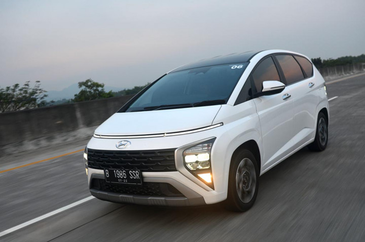 Plus Minus Hyundai Stargazer Sebagai Mobil Keluarga Indonesia