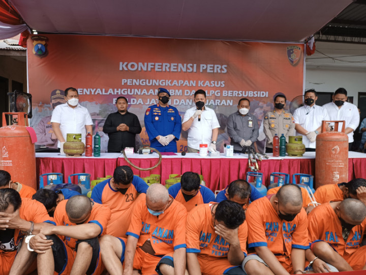 Penimbunan 67 Ribu Liter Solar dan Pertalite di Jatim Terungkap