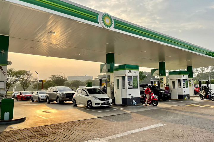 Selain Pertamina, Ada juga yang Jualan Bensin Setara Pertalite
