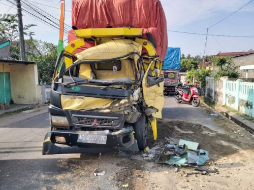 'Duel' Truk di Kediri, 1 Orang Tewas