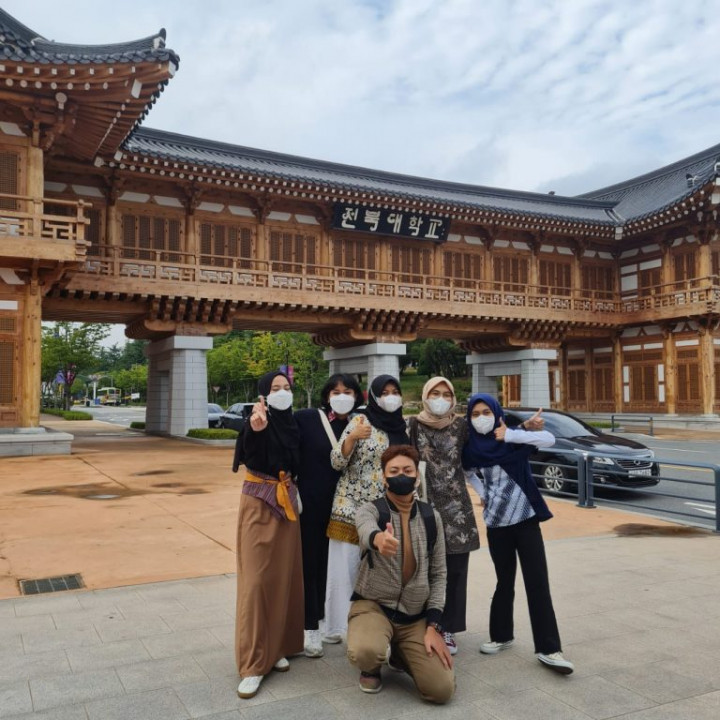 Mahasiswa Unair Belajar Budaya Disiplin ala Negeri Ginseng Lewat Program <i>Student Exchange</i>