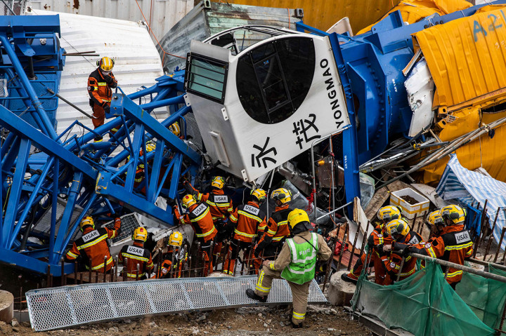 Dua Meninggal, Enam Terluka akibat Runtuhnya Crane di Hong Kong