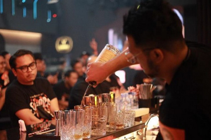 Ketika Para Bartender Saling Unjuk Gigi dan Berkompetisi
