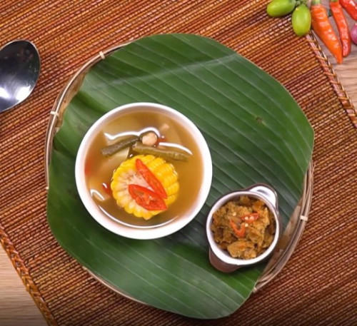 Resep sayur asam sambal oncom ini dijamin mantap. Makan dengan nasi yang hangat! (Foto: Dok. Endeus TV)