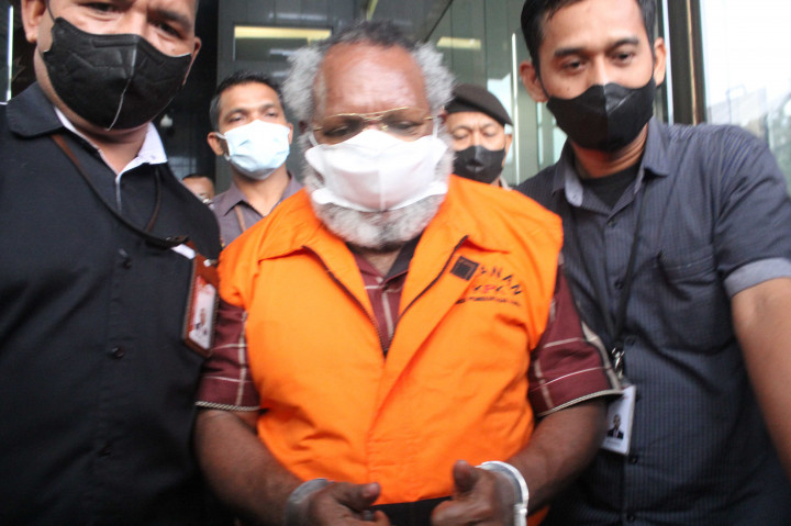 Bupati Mimika Ditahan sebagai Tersangka Korupsi