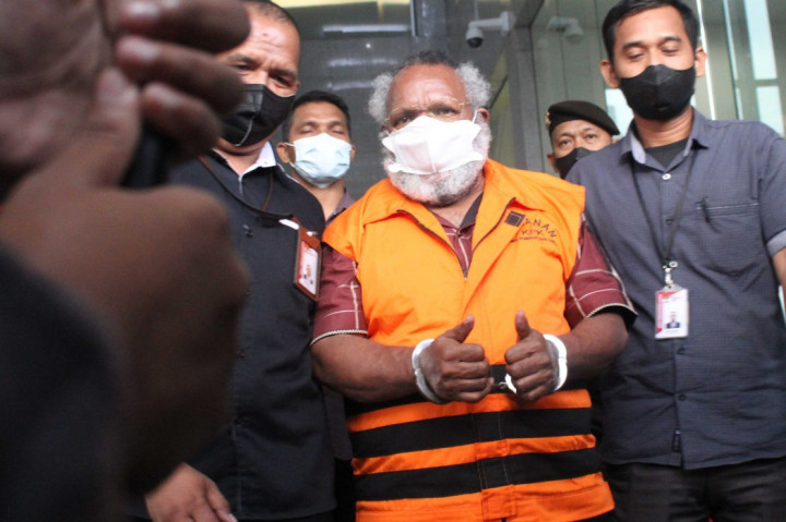 Bupati Mimika Dijemput Paksa saat Berada di Hotel