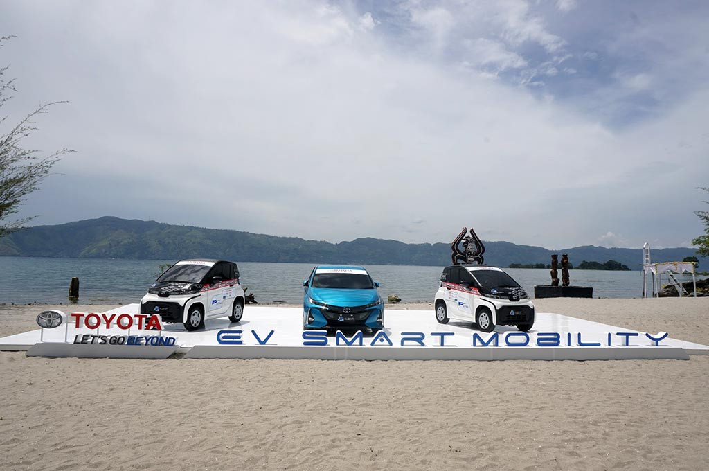 Sebagian lini kendaraan listrik Toyota. Toyota