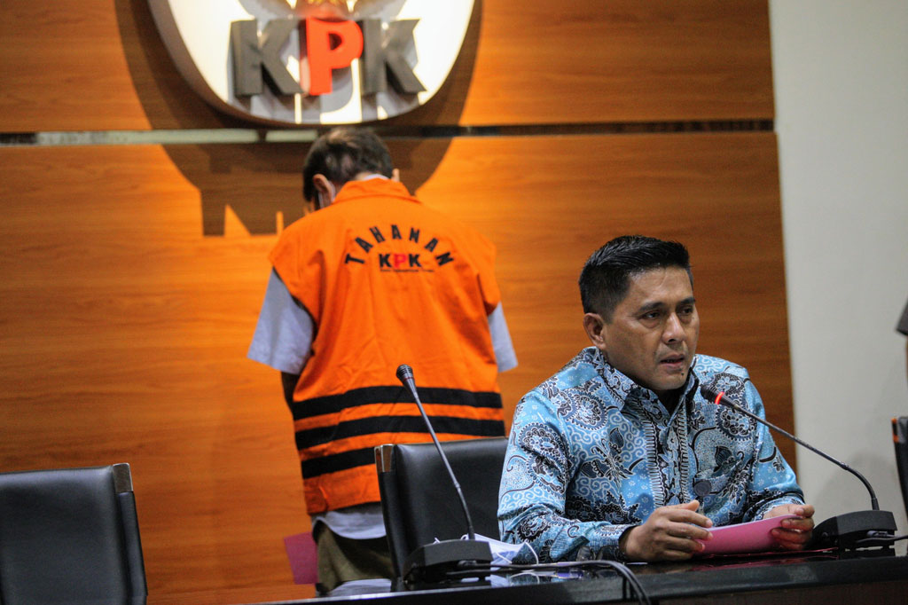 Deputi Penindakan dan Eksekusi KPK Karyoto (batik biru). MI/Adam Dwi