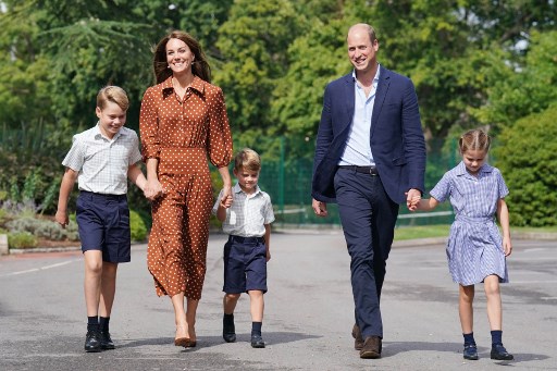 Pangeran William dan Kate Middleton diberi gelar baru menggantikan ayahnya. Foto: AFP