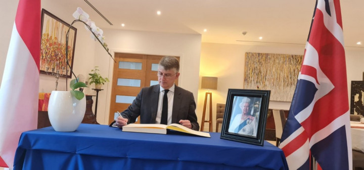 Passing of Queen Elizabeth II is  a Moment of Profound Grief: Ambassador