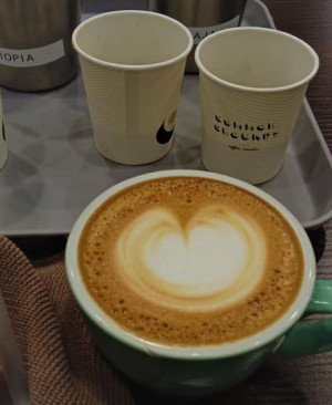 Coffee Shop Ini Sajikan Minuman yang Terinspirasi Warna Smartphone