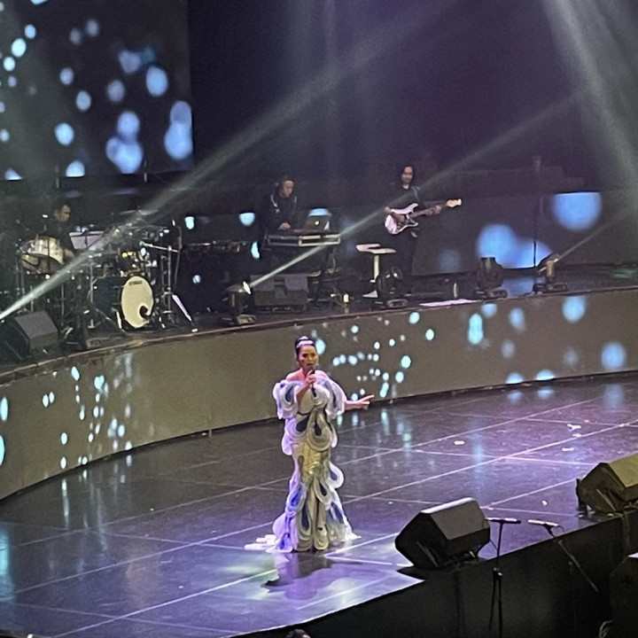 Vina Panduwinata Sindir Ferdy Sambo di Konser 40 Tahun Berkarya