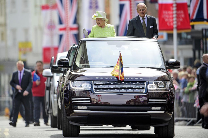 Ratu Elizabeth II Tak Butuh SIM Buat Mengemudi