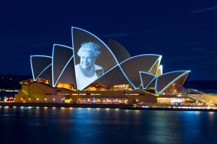 Penghormatan untuk Ratu Elizabeth di Sydney Opera House