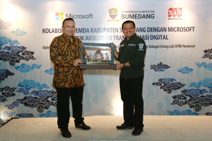 Pemda Sumedang dan Microsoft Digitalisasi Pendidikan dan Pemerintahan