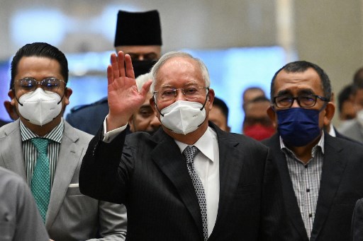 Najib Dirawat di RS Akibat Darah Tinggi, Sidang 1MDB Tertunda Lagi