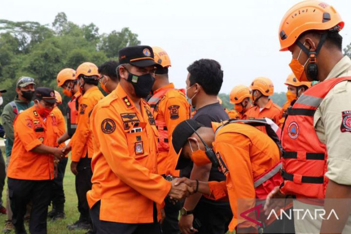 Warga Kabupaten Bekasi Diimbau Waspada Bencana Warga Kabupaten Bekasi Diimbau Waspada Bencana