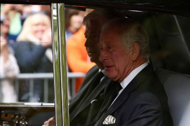 100 Staf Eks Urusan Rumah Tangga Raja Charles III Diberhentikan