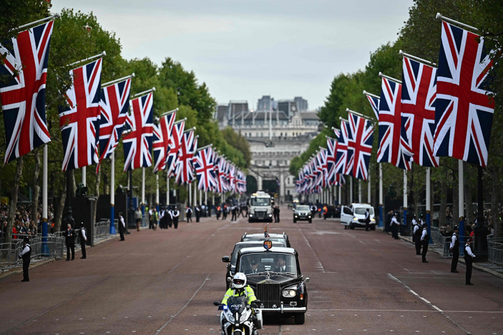 Momen Jenazah Ratu Elizabeth Dibawa ke Westminster Hall