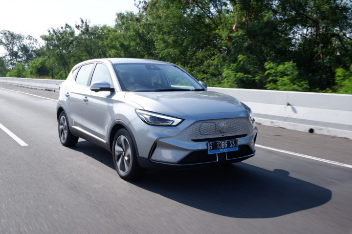 Jakarta-Surabaya Pakai Mobil Listrik MG ZS EV, Pembuktian yang Bikin Deg-degan