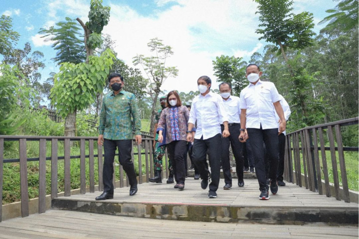 Menteri Hadi Ingatkan Kantor Pertanahan Tingkatkan Pelayanan ke Masyarakat