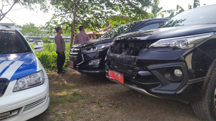 Mobil Rombongan Menteri Pertanian Kecelakaan Beruntun di Tol Jombang
