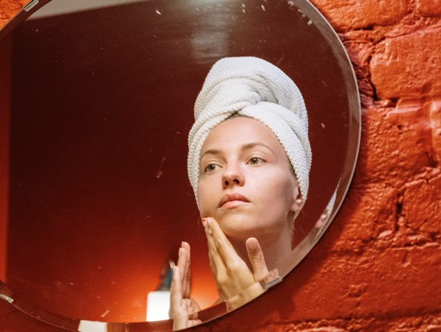 Jerawat Masih Betah di Wajah? Mungkin 5 Alasan ini Penyebabnya