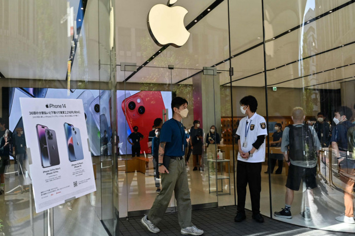 Antrean Panjang Pelanggan di Jepang dan Tiongkok Demi Dapatkan iPhone 14